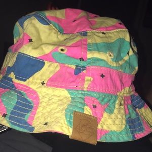 Bucket hat